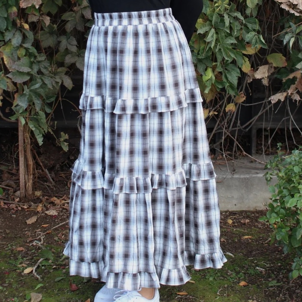 The Charlie skirt by RARA CLOTH